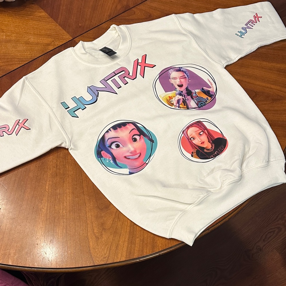 Handmade HUNTRIX youth small white crewneck sweatshirt